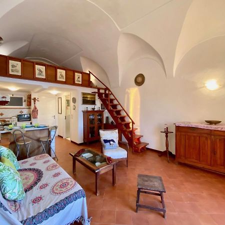 holidaycasa Romano - Vacanza nel cuore di Sperlonga Exterior foto