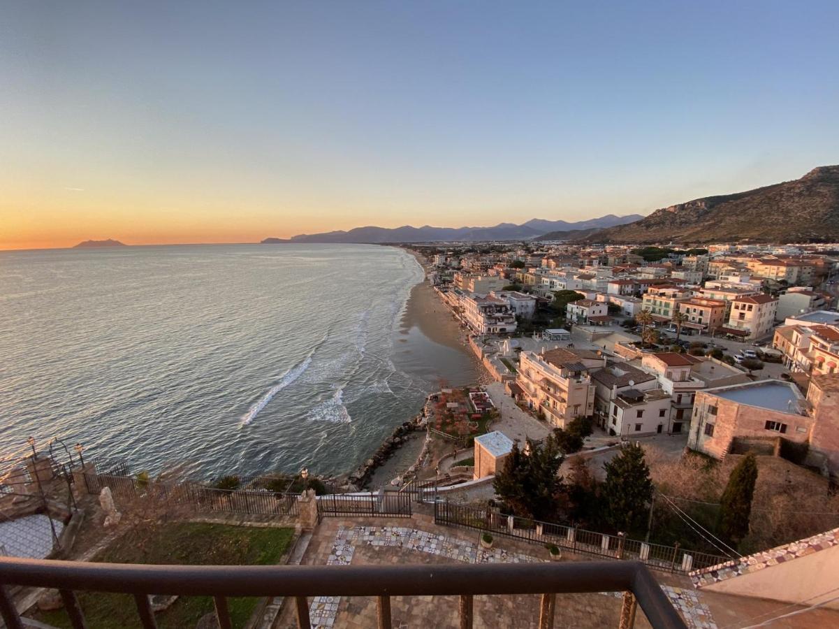 holidaycasa Romano - Vacanza nel cuore di Sperlonga Exterior foto
