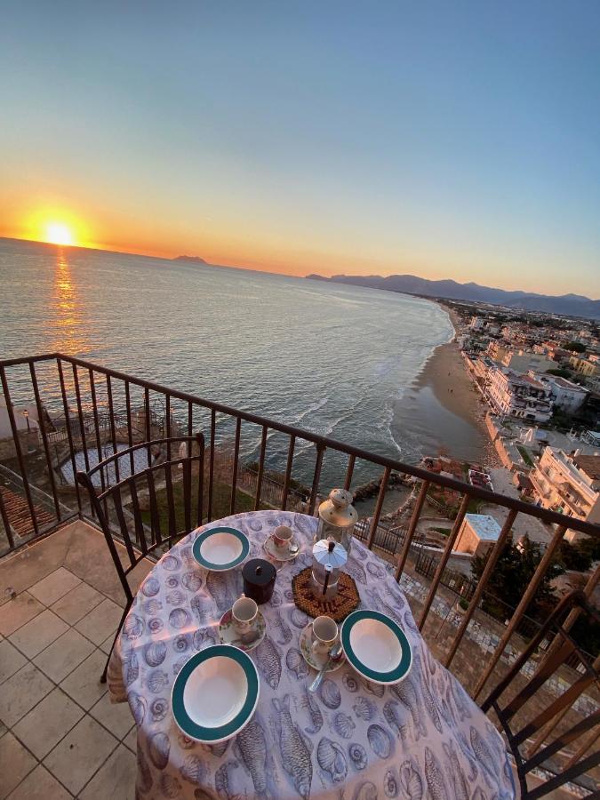 holidaycasa Romano - Vacanza nel cuore di Sperlonga Exterior foto